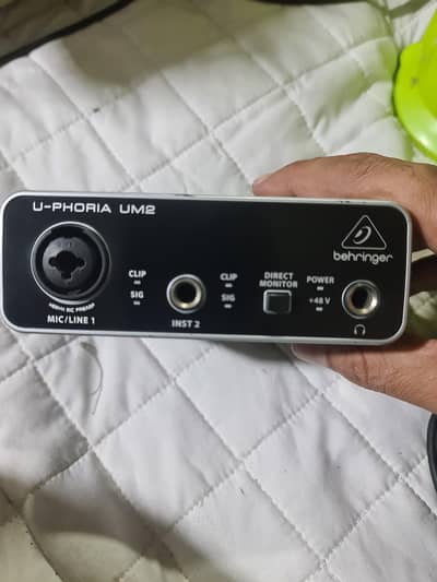 behringer u-phoria um2 sound card
