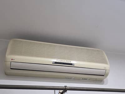 LG plasma gold (cool only)  1 ton