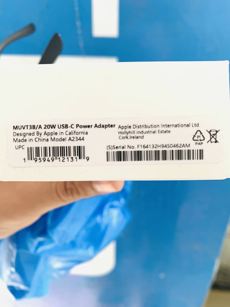 Apple originial adapter 1