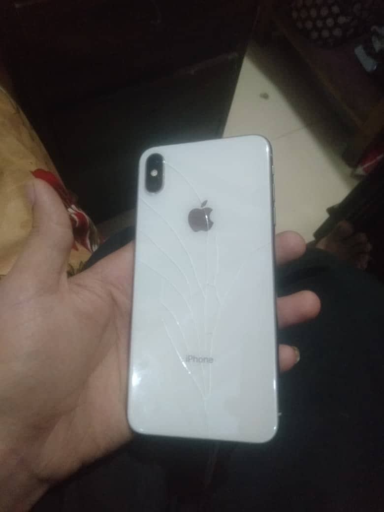 IPHONE XS MAX  64 gb 10