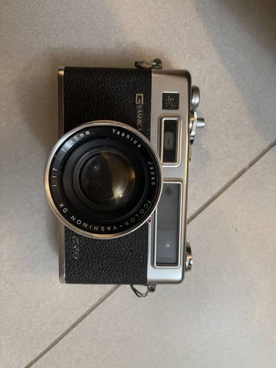 Yashiqa antique camera available