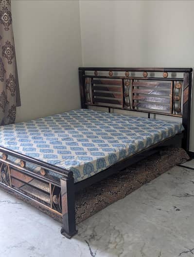 solid Mattel Bed king size 6x6.5.       .