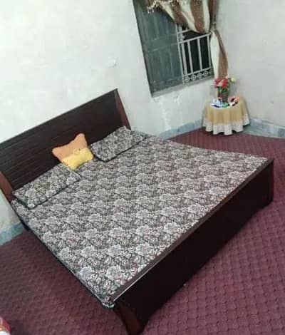 king size  ok wooden bed