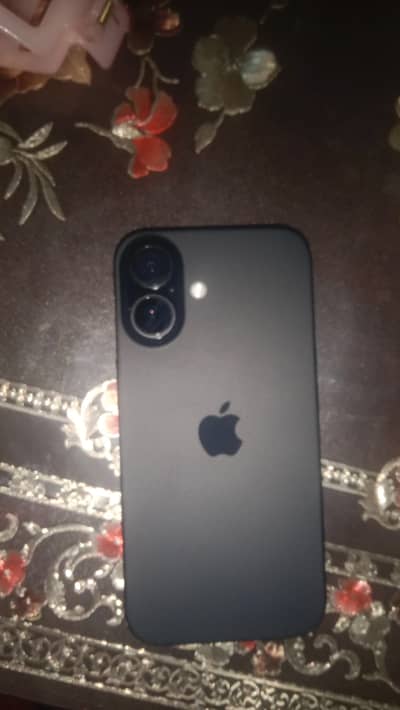 iPhone 16 128 Gb jv 100 health 10/10 condition total geniune
