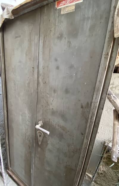 Lohe ki almari - 0,3,0,1,7,1,0,4,4,0,0