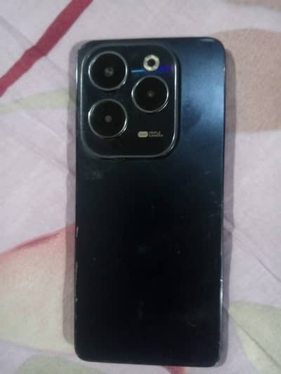 Infinix Hot 40. . . 8+8. . . 256