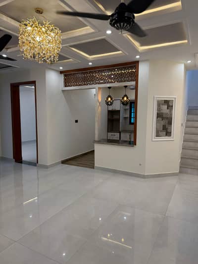 10 Marla Brand New Facing Park House For Sale