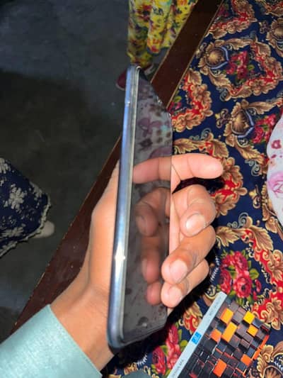 VIVO V21E with box only 8/128GB TOTALLY ORIGINAL