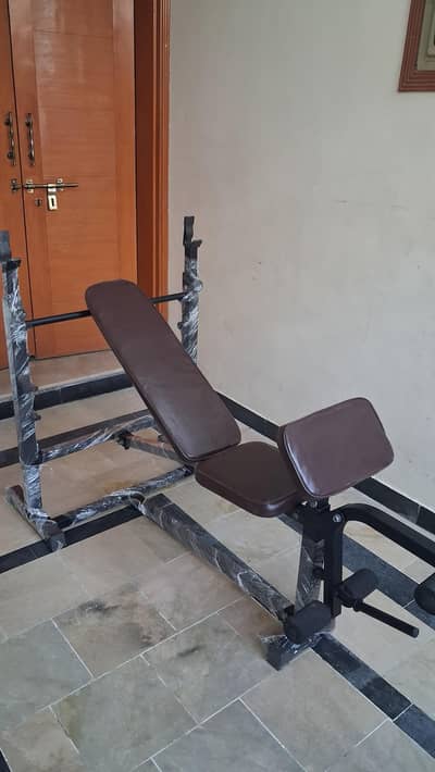 Adjustable bench rod plates