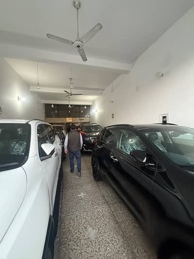 10 Marla 1.5 story Building on main jail road for bank or any office