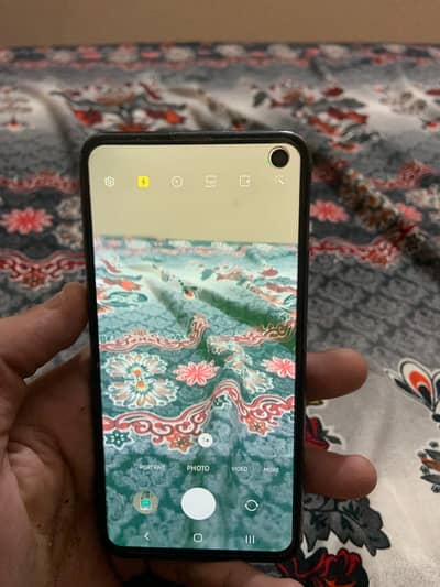 s10e dual sim for sell urgently