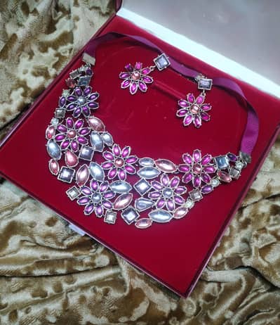 AVON Artificial Jewellery Set