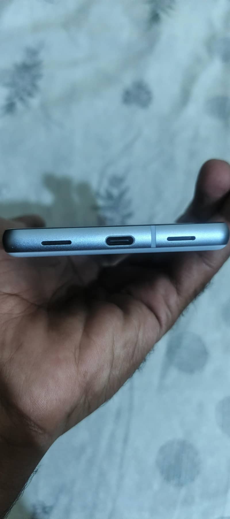 Google pixel 7a 10/10 condition 2