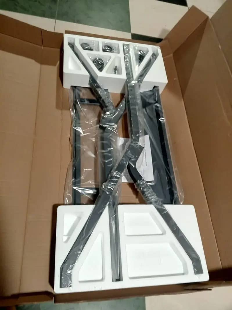 Ineractive flat panel trolley 2