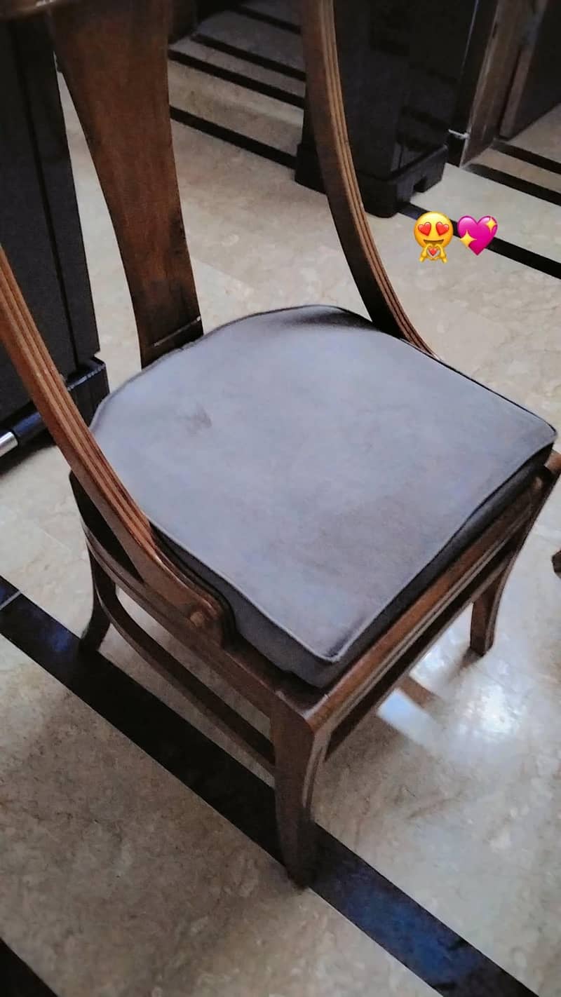 heavy class dining table 1