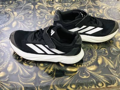 Adidas Almost brand new shoes