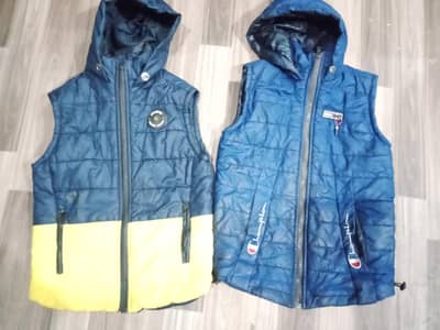 Sleeveless jackets with hudies