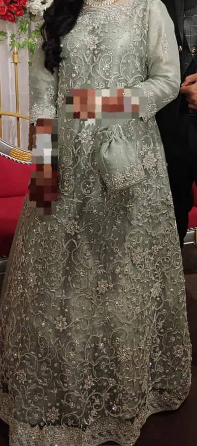 I am selling maxi with can can used by only 1 time. condition 10/10