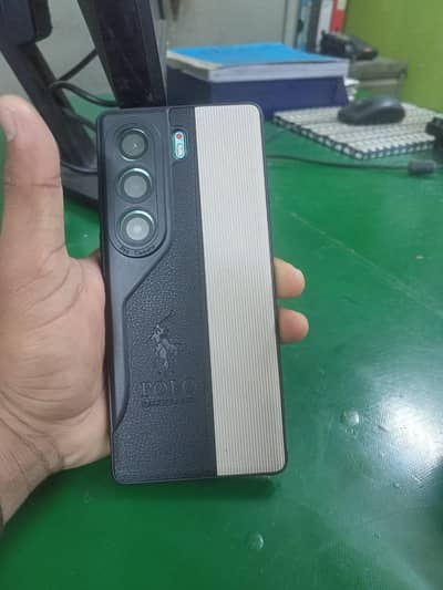 Tecno Camon 40 PrO 8+5GB Ram 256GB Rom PTA Approved