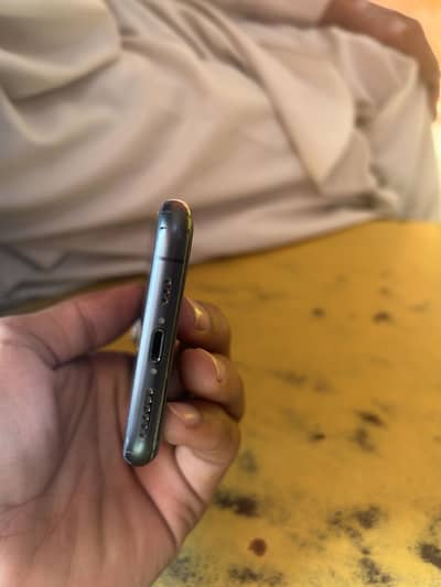 iPhone 11 Pro factory Unlock