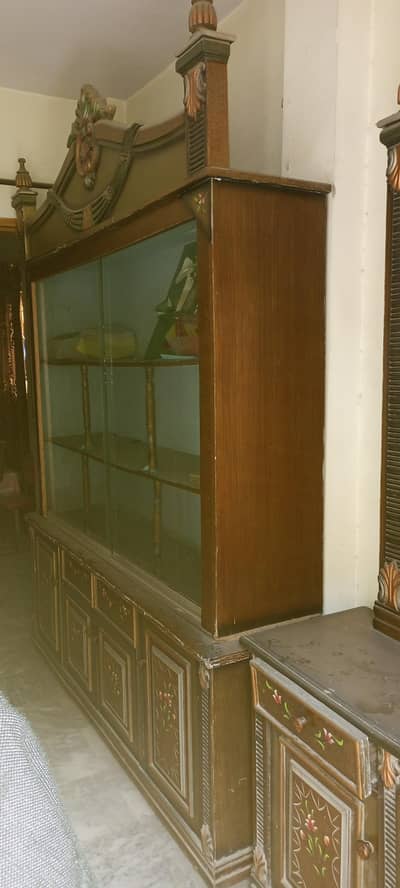 show case and dressing