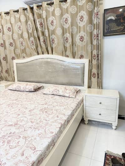 New Designer bed set urgent sale