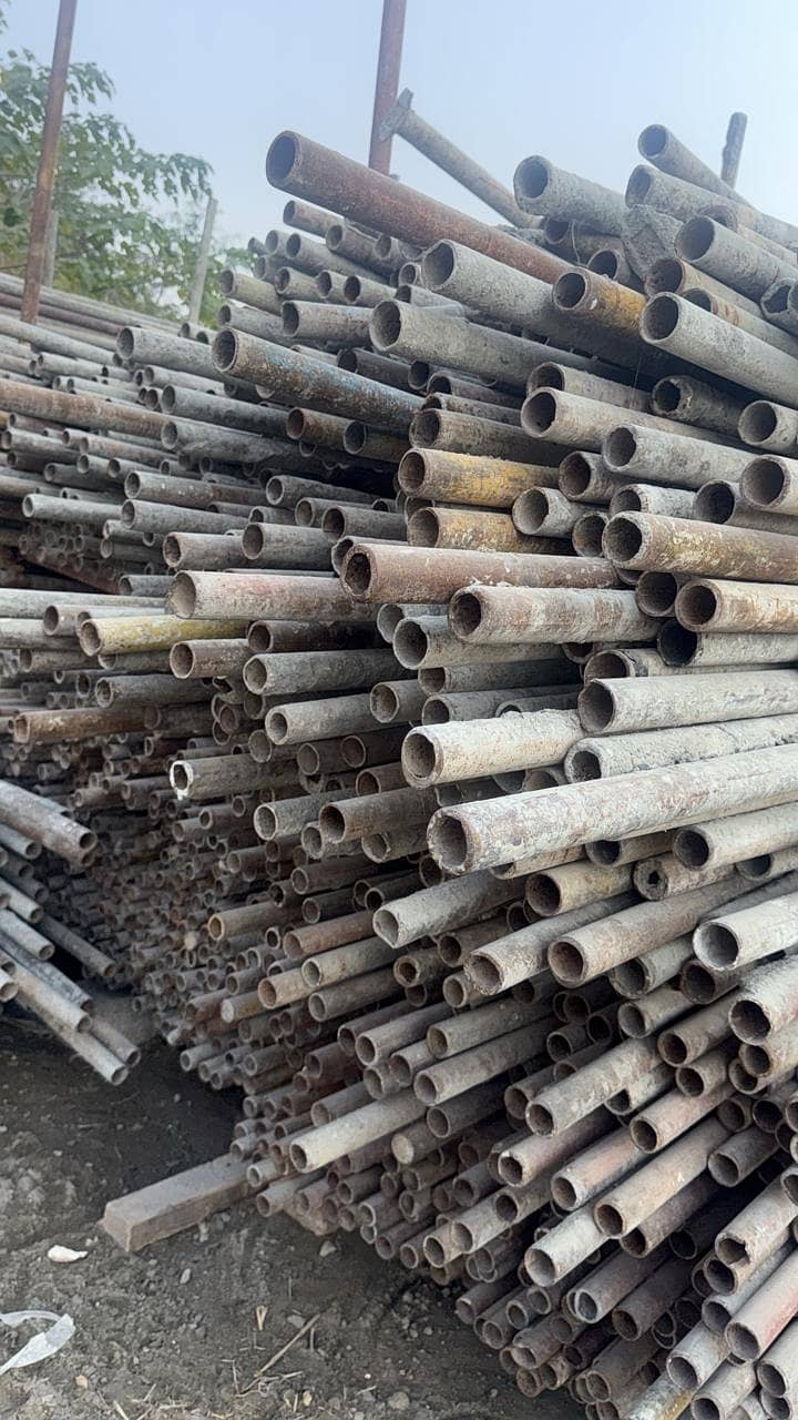 Scaffolding pipes - Joints - Shuttering plates - Construction material 6