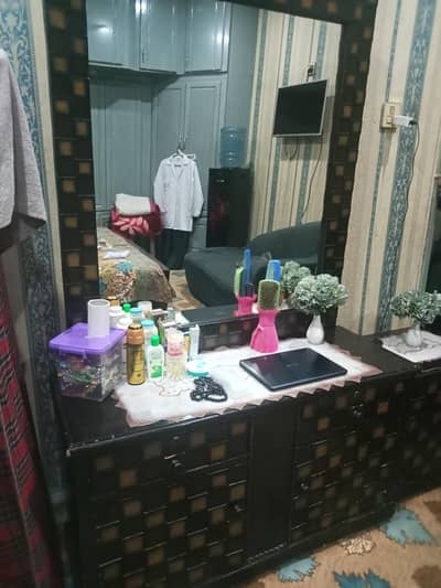 BED DRESSING AND SITETABLE FOR SALE