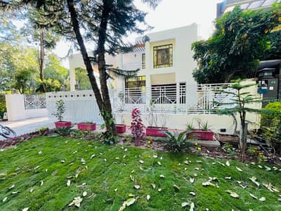 House For Rent In F-7 with Extra Land