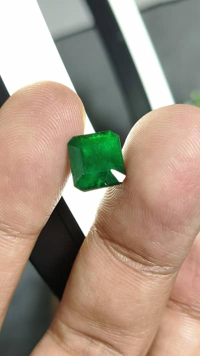 Swat Emerald (zamrud) 100% natural original gemstone rich green color