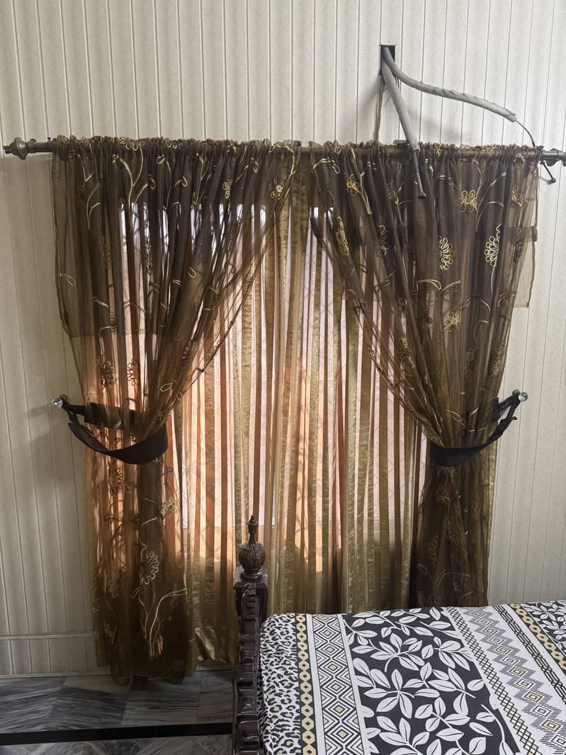 Window curtains 0