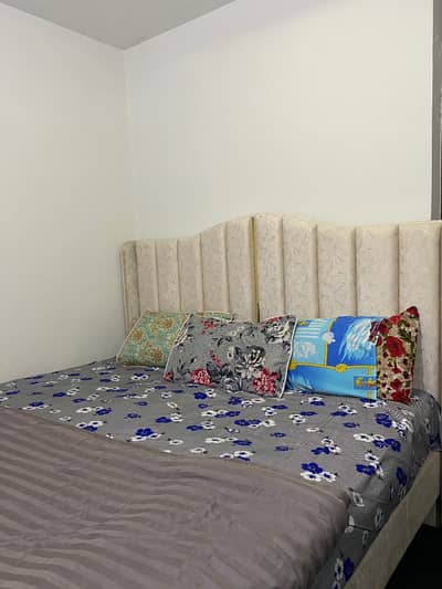 Par day 1bed apartment available