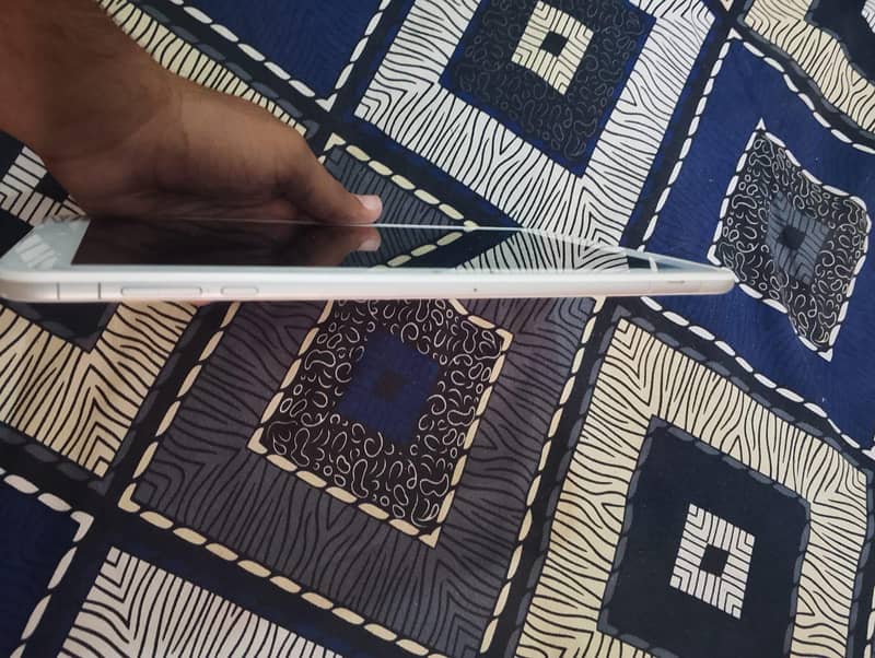 Qua tab 4