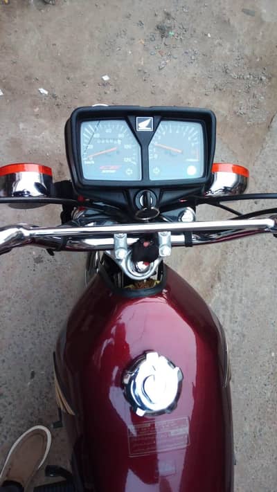 10/10 condition, urgent sale contact me for sierus person