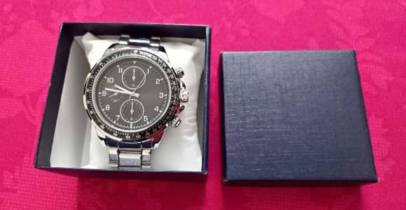 Urgent Sale, New, Men's Stainless Steel Watch, Slightly Negotiable.