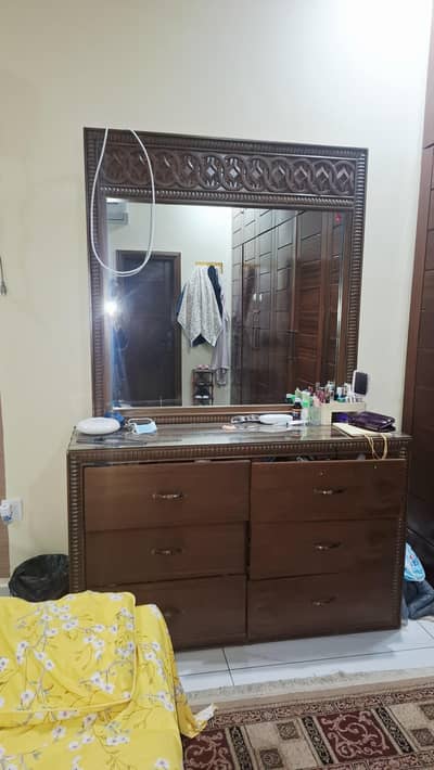 excellent huge dresser