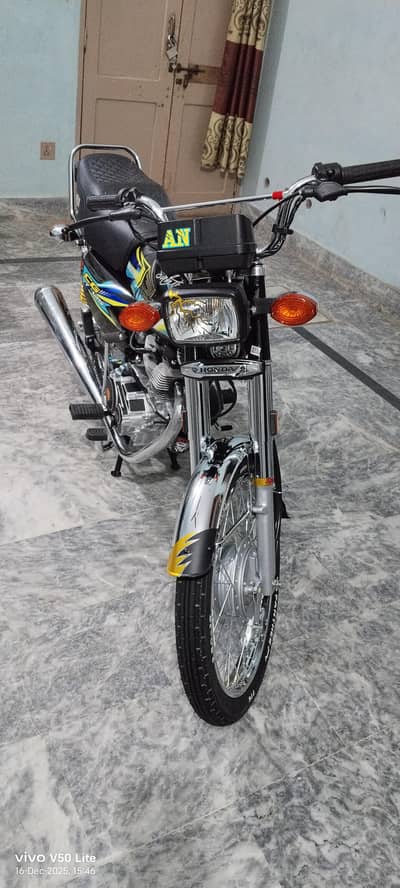 Honda 125 black colore 25/26