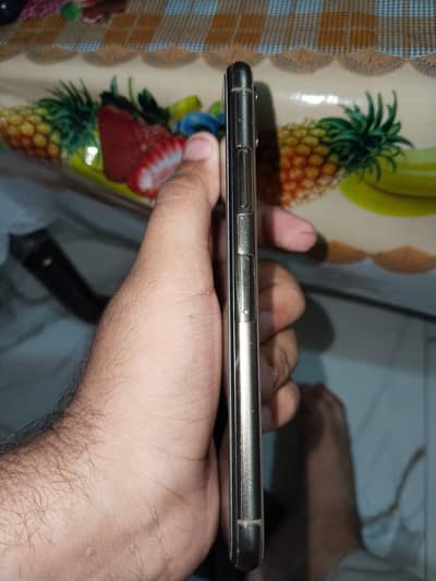 iPhone xs battery health 80