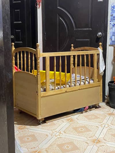 Baby cot , imported , urgent sell