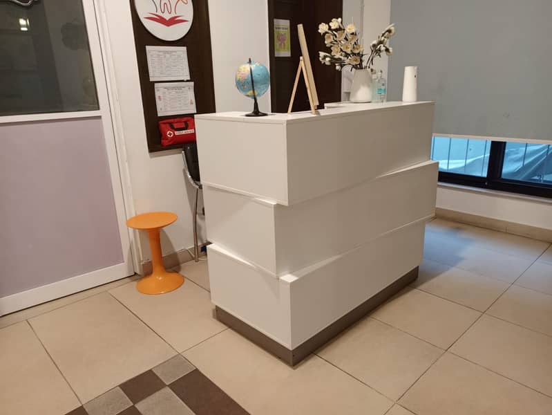 Reception Table | Counter Table 1