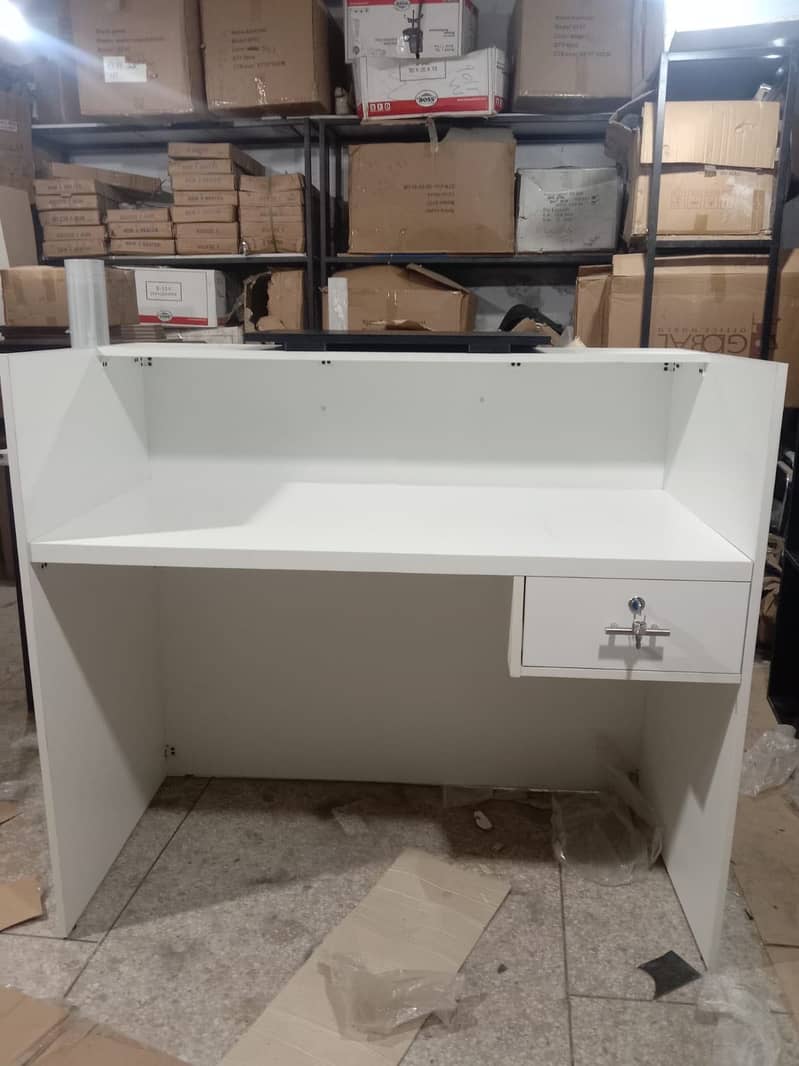 Reception Table | Counter Table 11