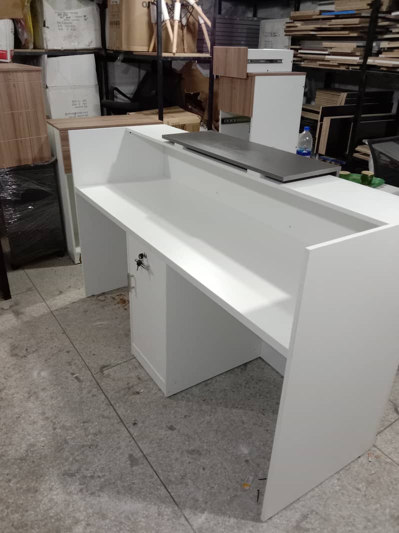 Reception Table | Counter Table 12