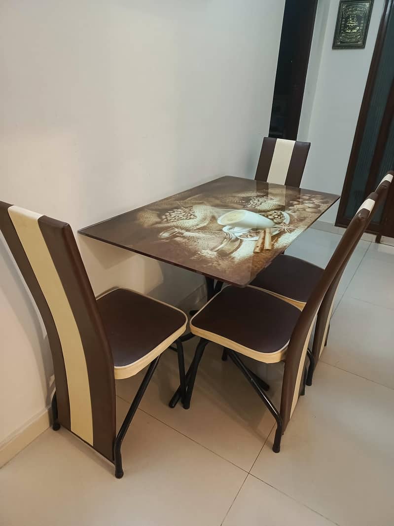 Dining Table 0