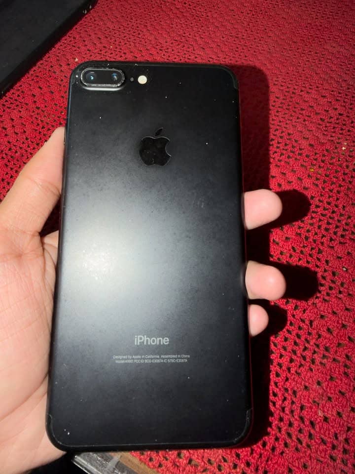 Apple iPhone 7 Plus 0