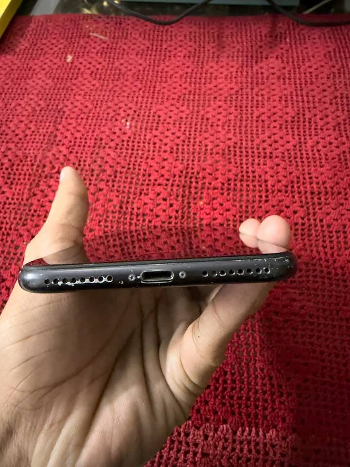 Apple iPhone 7 Plus 5