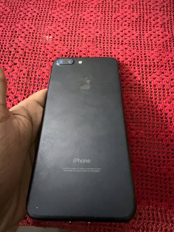 Apple iPhone 7 Plus 8