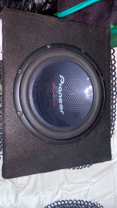 PIONEER CHAMPION SERIES WOOFER & AMPLIFIER