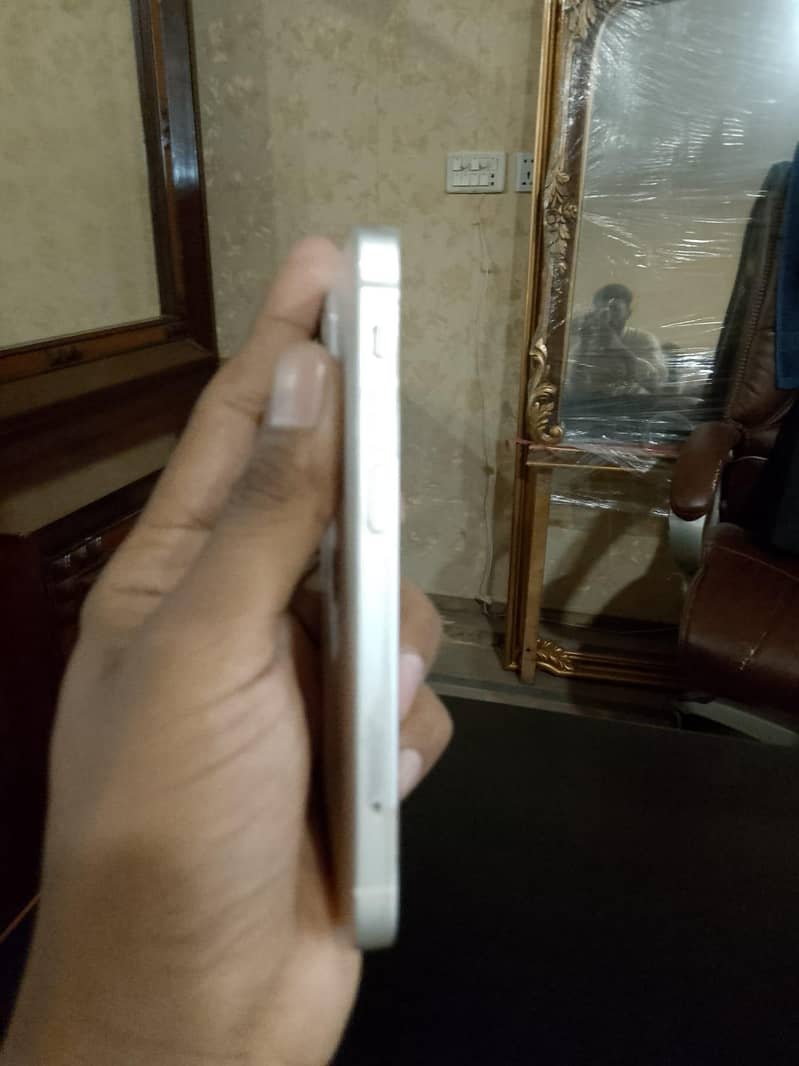 iphone 12 mini 3