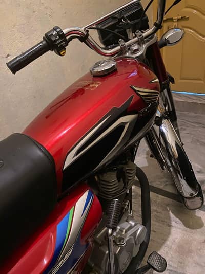 Honda cg 125 first hand bike model 21/22