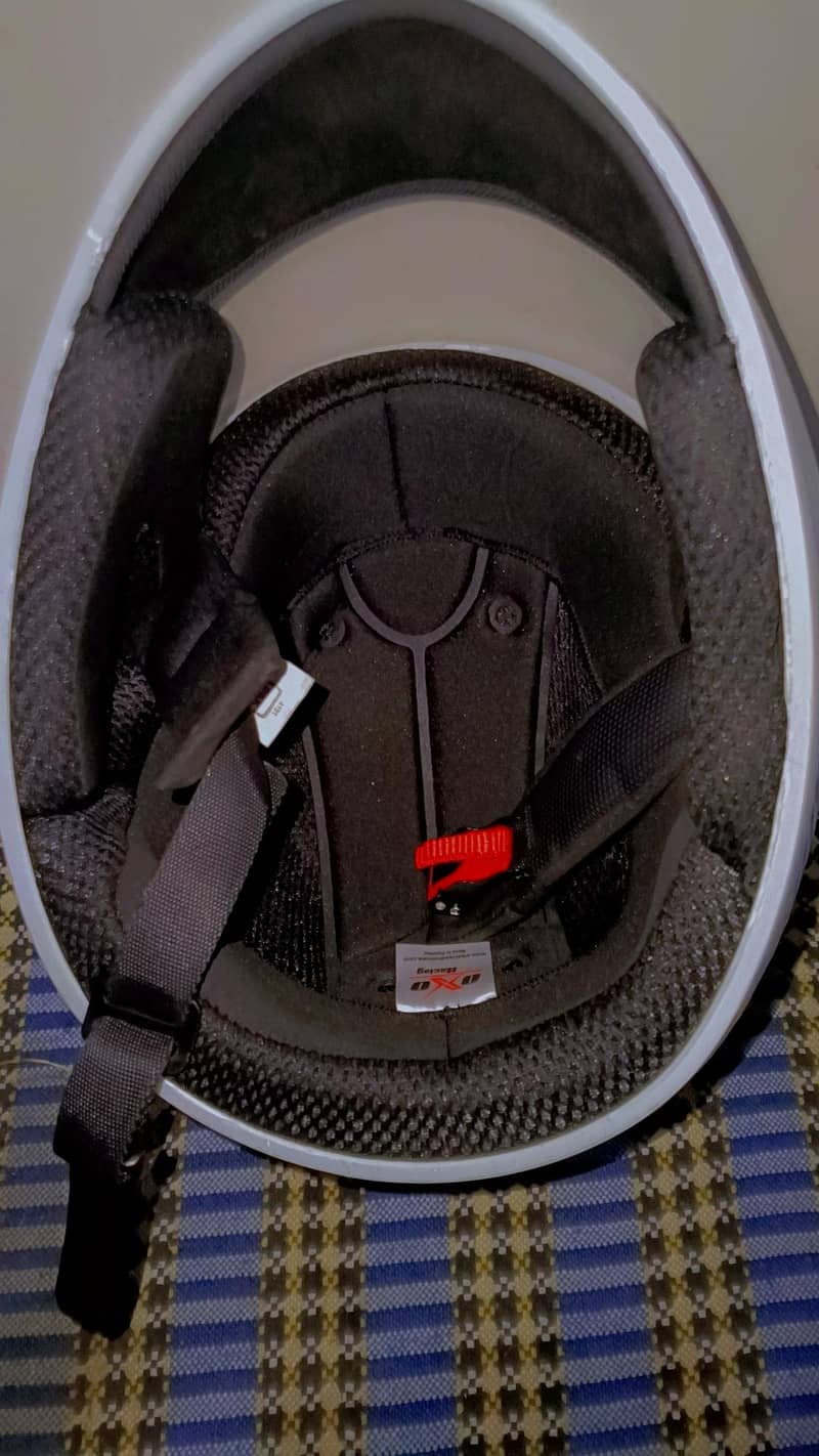 Oxo Helmet 1